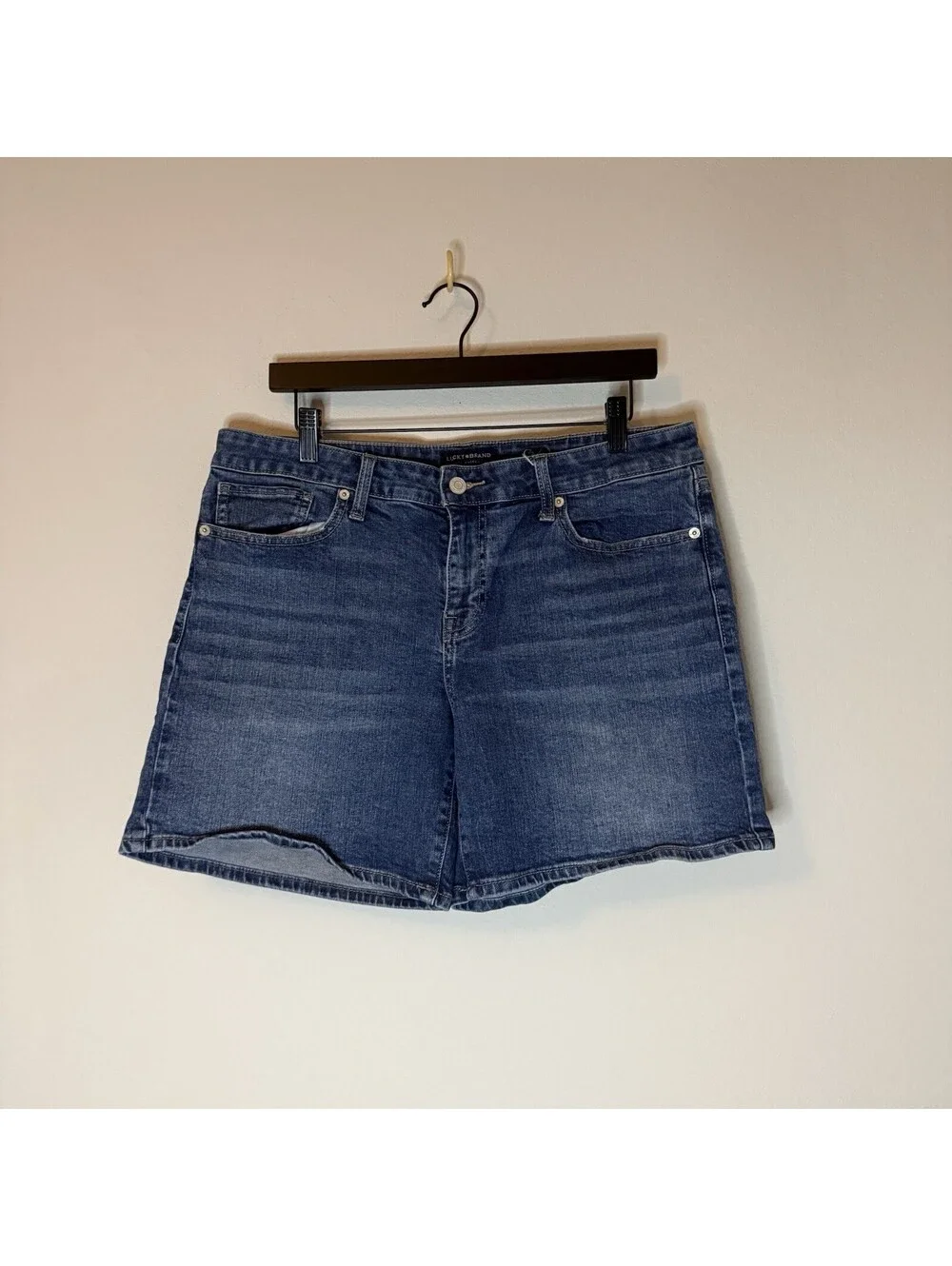 Lucky Brand The Roll Up Women’s Size 12/31 Denim Jean Shorts Blue Stretch